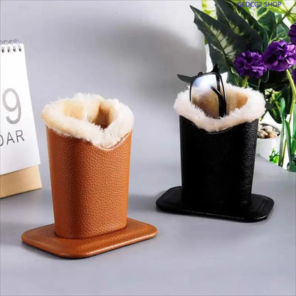 Faux Fur Eyeglass Holder – Soft & Stylish Desk Organizer for Sunglasses, Glasses & Pens – Cute Desktop Storage Stand for Home, Office & Bedroom