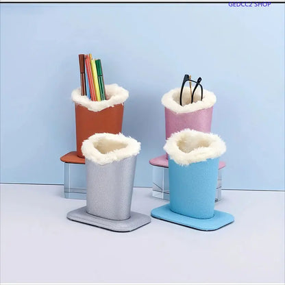 Faux Fur Eyeglass Holder – Soft & Stylish Desk Organizer for Sunglasses, Glasses & Pens – Cute Desktop Storage Stand for Home, Office & Bedroom